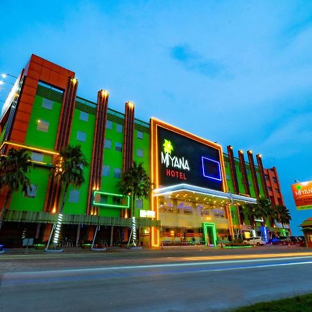 Miyanna Hotel Medan Exterior photo