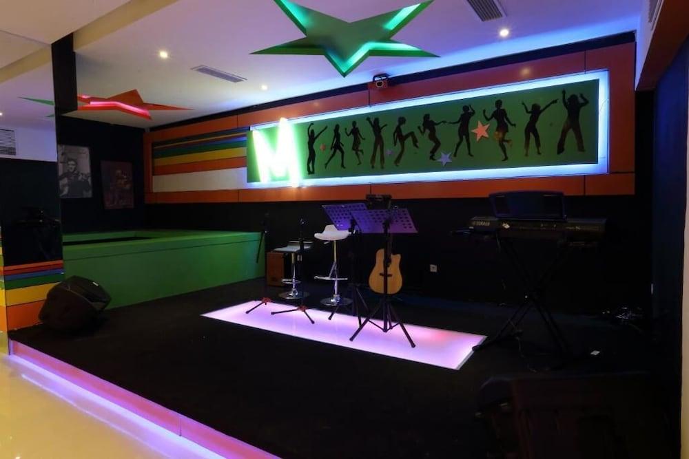 Miyanna Hotel Medan Exterior photo
