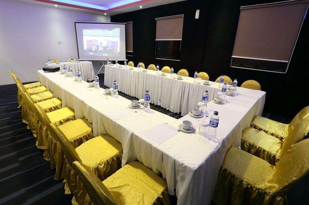 Miyanna Hotel Medan Exterior photo